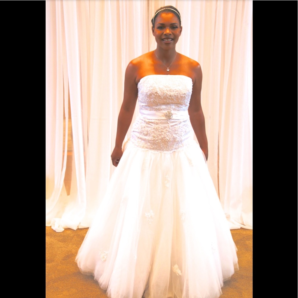Size 14 Private Selection wedding gown